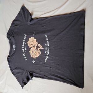 Schitt's Creek Rose Apothecary gray short sleeve tee medium